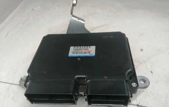 Mitsubishi Outlander Engine control unit/module 1860D100