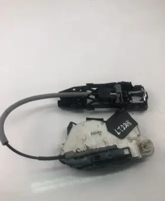 Volkswagen Golf VI Coupe door lock (next to the handle) 5K1837015D