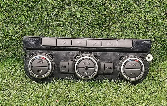 Volkswagen Jetta VI Climate control unit 3AA907044AQ 5HB01127710