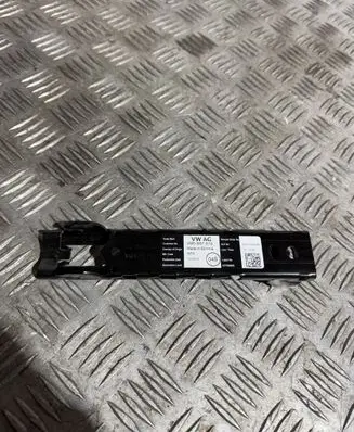 Audi A5 Seat belt height adjuster 4M0857819
