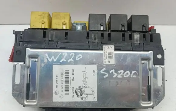Mercedes-Benz S W220 SAM control unit A0295450432 05045114 0295450432