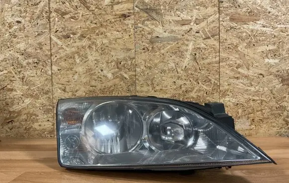 Ford Mondeo Mk III Headlight/headlamp 1S7113005AL 0301174202