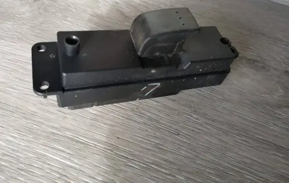 Mazda 3 I Other switches/knobs/shifts 03123100