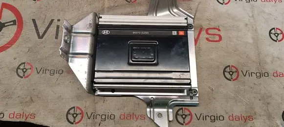 Hyundai ix 55 Sound amplifier 963703J200