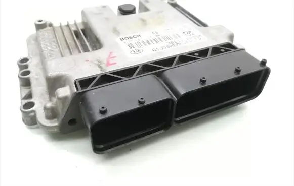 KIA Ceed Engine control unit/module 39111-2A954 0281031496 1039S73881