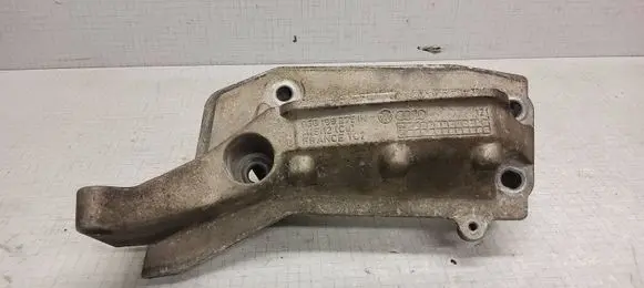 Volkswagen Polo Engine mounting bracket 038199275N