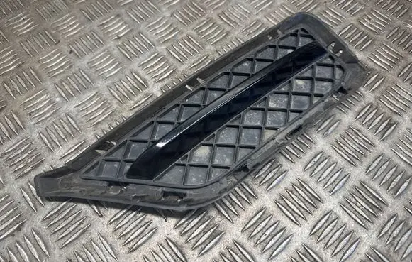 BMW X1 E84 Front bumper lower grill 7303757