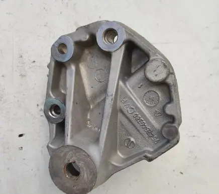 Peugeot 508 Engine mounting bracket 9647646380