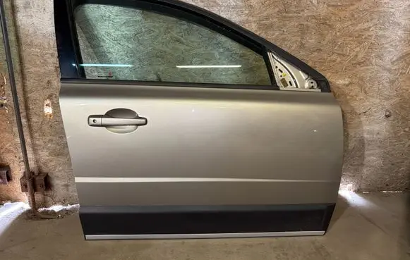 Volvo XC70 Front door 