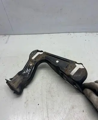 Skoda Octavia Mk2 (1Z) Headlight/headlamp mounting bracket 1Z0805071A