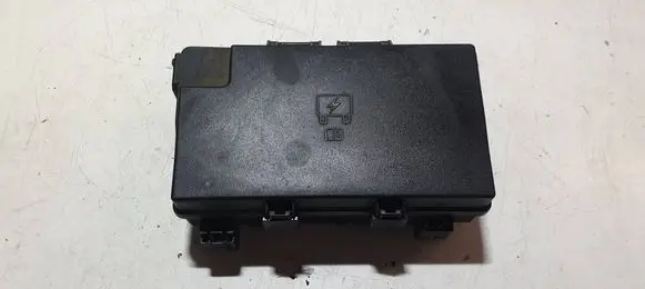 Dodge Durango III Fuse module P68242830AC 15273G 16238DA
