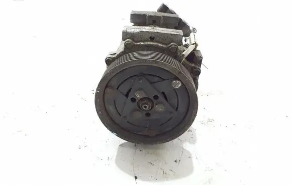 Dacia Sandero Air conditioning (A/C) compressor (pump) 8200866440