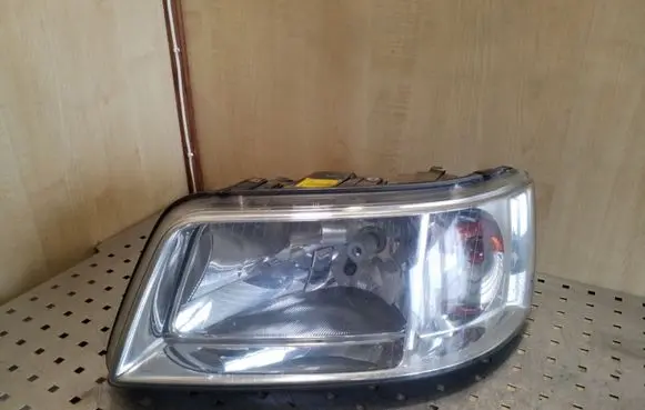 Volkswagen Transporter - Caravelle T5 Headlight/headlamp 7H1941015J 0301191301 1305235737