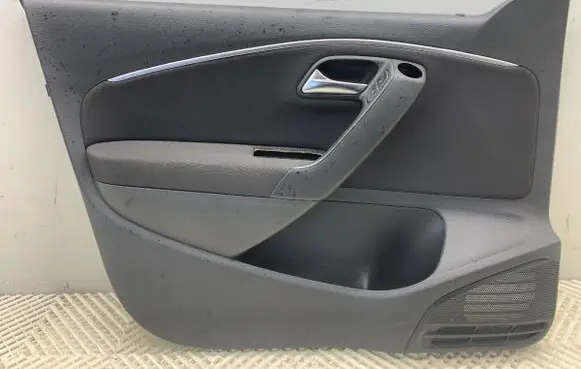 Volkswagen Polo V 6R Front door card panel trim 