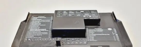 Audi 80 90 B3 Fuse box cover 893941801