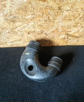 Volkswagen PASSAT CC Air intake duct part 3C0129618D
