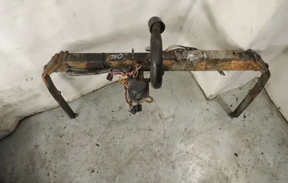 Ford Focus C-MAX Tow bar set D180