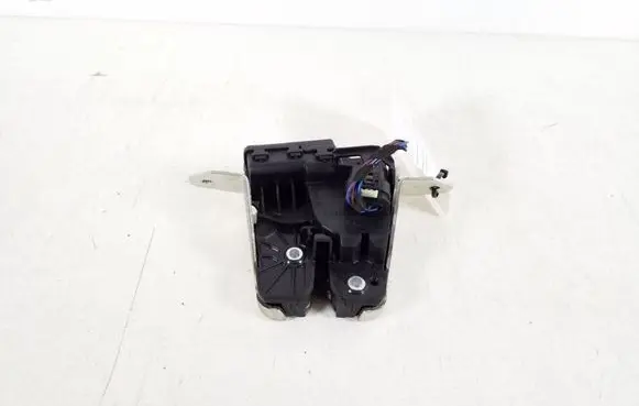 Loading door lock