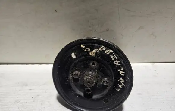 Mazda 626 Power steering pump G21132600A