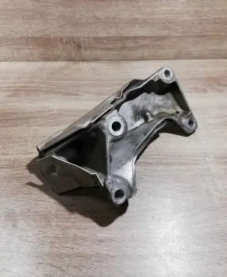 BMW 7 F01 F02 F03 F04 Engine mounting bracket 6777610