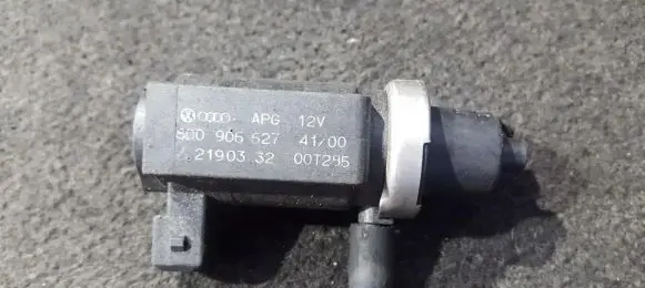 Volkswagen PASSAT B5 Turbo solenoid valve 8D0906627 7.2190332