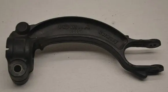Audi A6 S6 C7 4G Lower shock absorber bracket 8K0413