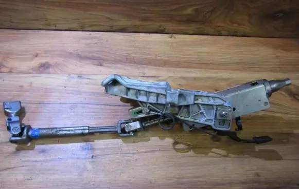 Ford Focus C-MAX Steering wheel axle 00172370 zg511361