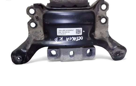 Skoda Octavia Mk3 (5E) Engine mount bracket 5Q0199555AA 144159
