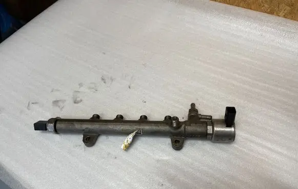 Mercedes-Benz E W212 Fuel main line pipe A6510700595