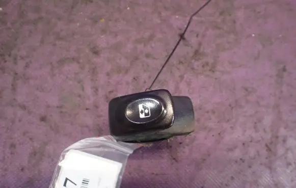 Renault Thalia I Quarter vent window switch 430000K