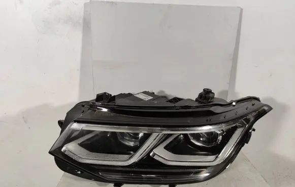 Volkswagen Tiguan Headlight/headlamp 5NC941081H