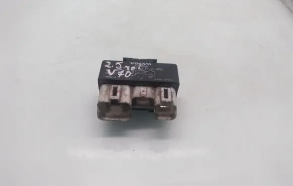 Volvo V70 Coolant fan relay 1398845