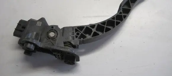 Mitsubishi Outlander Accelerator throttle pedal 1600A102
