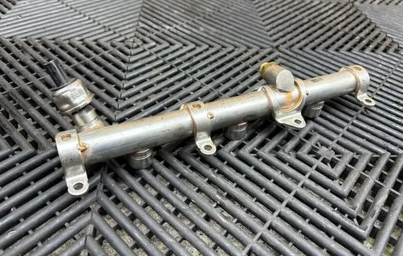 Audi Q5 SQ5 FY Fuel main line pipe 06M133316L