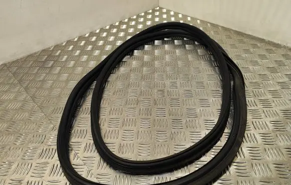 Peugeot 508 RXH Trunk rubber seal (body) 