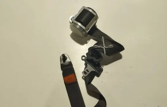 Ford Fiesta Front seatbelt 3558G 71266
