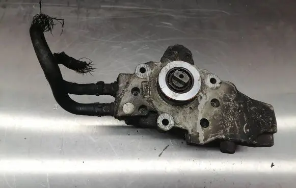 Mercedes-Benz Sprinter W906 Mechanical fuel pump 
