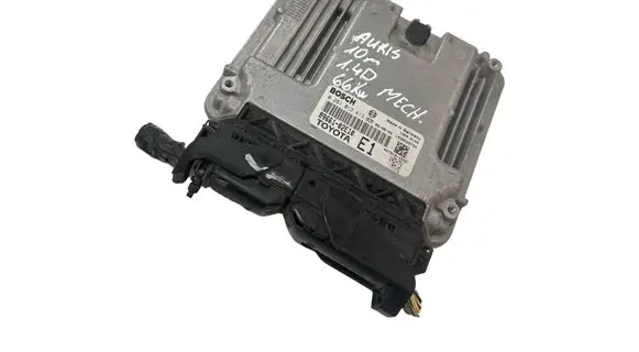Toyota Auris 150 Engine control unit/module 0281013413 1039S28734 8966102E10