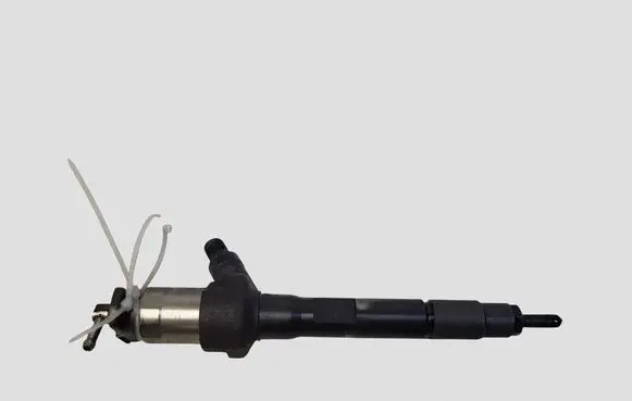 Mazda CX-7 Fuel injector R2AA13H50
