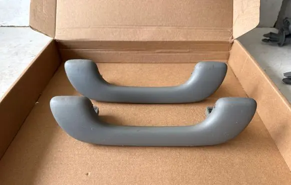 Renault Trafic II (X83) A set of handles for the ceiling 8200000099 98193