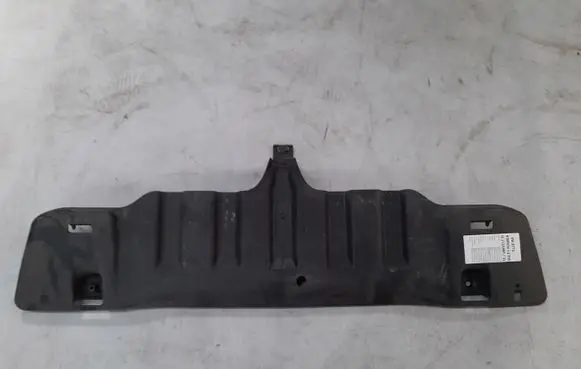 Rear underbody cover/under tray