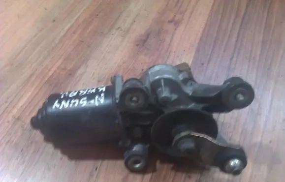 Nissan Sunny Wiper motor