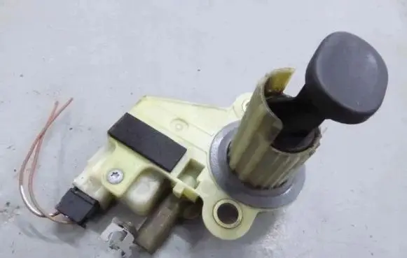 Renault Laguna I Fuel tank cap lock 