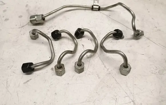 Volvo V40 Cross country Fuel line pipe 31303504 31303505 31405314