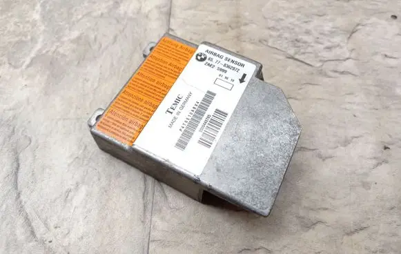 BMW 5 E39 Airbag control unit/module 8362072 65778362072