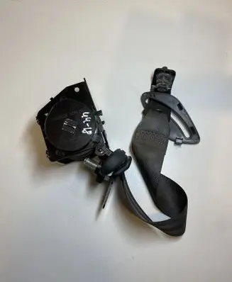 Chevrolet Captiva Middle seatbelt (rear) 04010A
