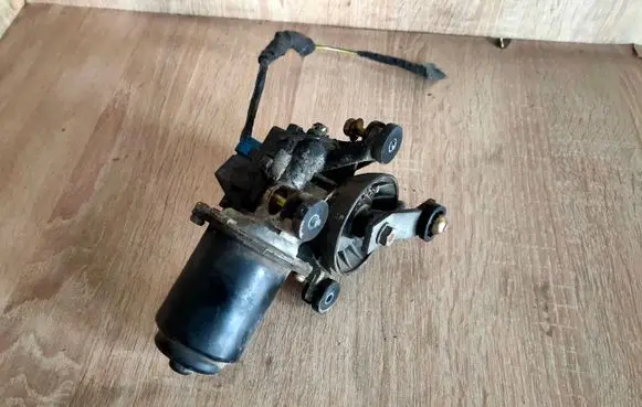 Mitsubishi Pajero Sport I Wiper motor MR221974