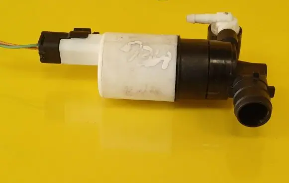Renault Megane II Windscreen/windshield washer pump 8200295685