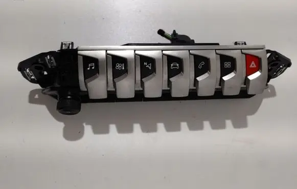 Peugeot 3008 II A set of switches 28581371
