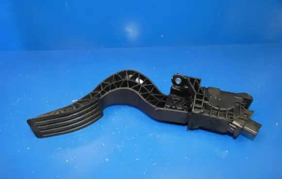 Volvo XC40 Accelerator throttle pedal 32212369 8888768689 6PV31240800